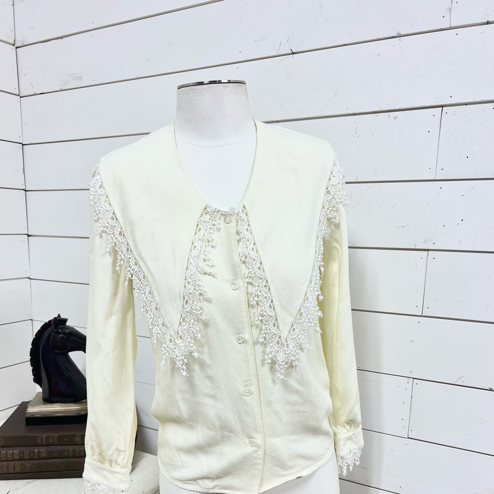 Vintage San Andre blouse off white size 2 lace